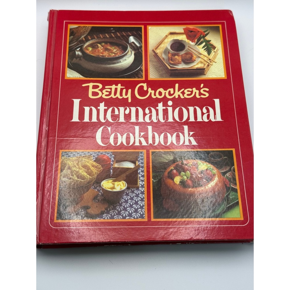 Betty Crocker International Cookbook Hardcover 1980 Vintage Recipes Retro Global